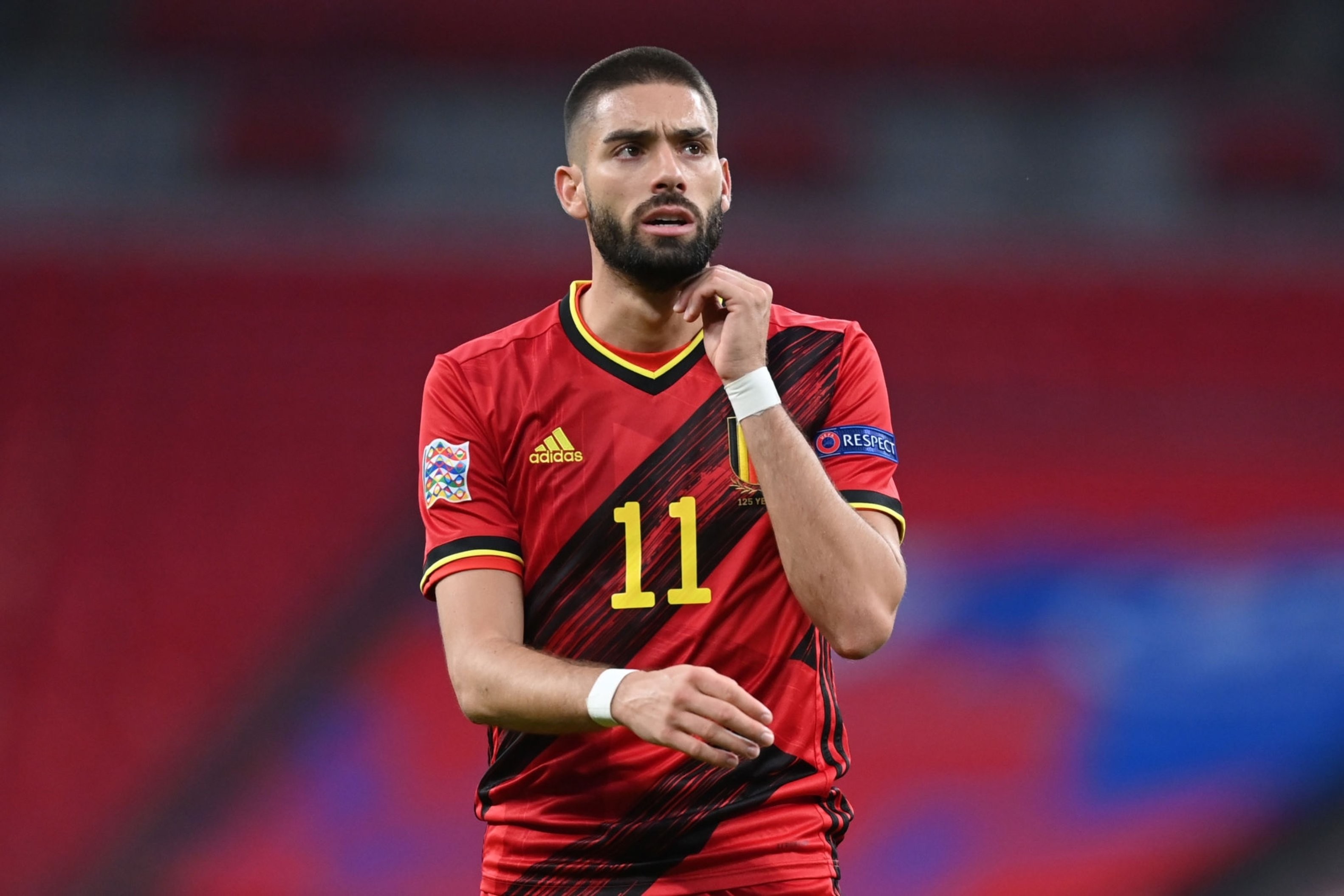 包含欧超杯关键时刻走向成谜，阿斯顿维拉扳平良机，目标明确，数据趋势出现新变化的词条