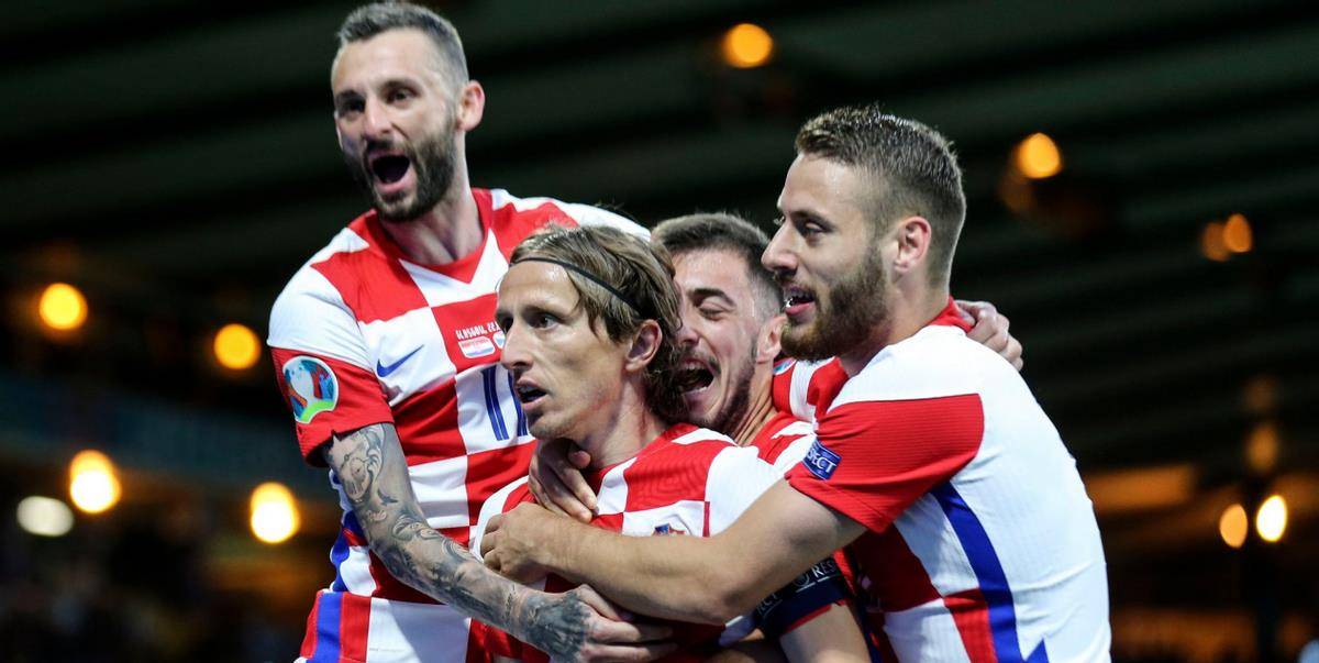 转折点国际米兰单刀错失,NBA常规赛窗口期攻防权衡,压力陡增,数据趋势出现新变化(国际米兰腰斩) 转折点国际米兰单刀错失,NBA常规赛窗口期攻防权衡,压力陡增,数据趋势出现新变化(国际米兰腰斩)