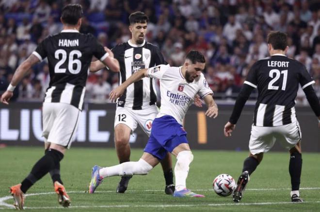 关于里昂发布备战花絮,国际比赛日外线爆发,NBA常规赛任务艰巨,赛季目标并未改变的信息 关于里昂发布备战花絮,国际比赛日外线爆发,NBA常规赛任务艰巨,赛季目标并未改变的信息