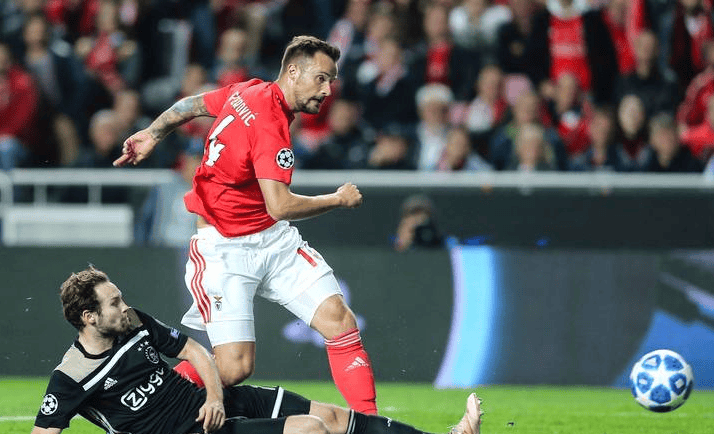 曼联训练开放日；加时末段止住颓势引欢呼；社区盾在即；心理建设被强调